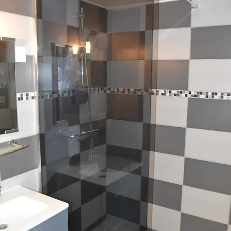 Maison 3 chambres, 3 SdB, terrasse, piscine, spa Meyrie Extérieur photo