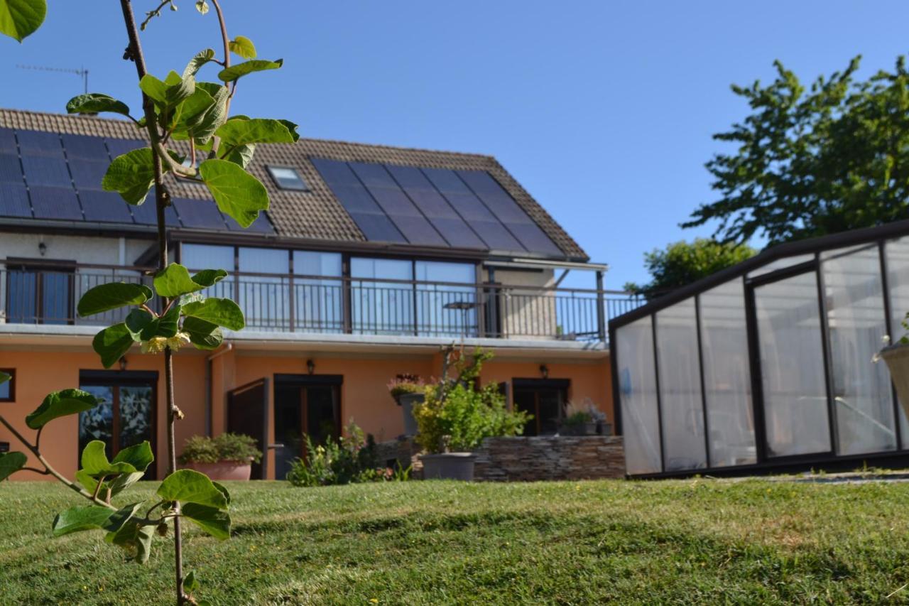 Maison 3 Chambres, 3 Sdb, Terrasse, Piscine, Holiday home Meyrie