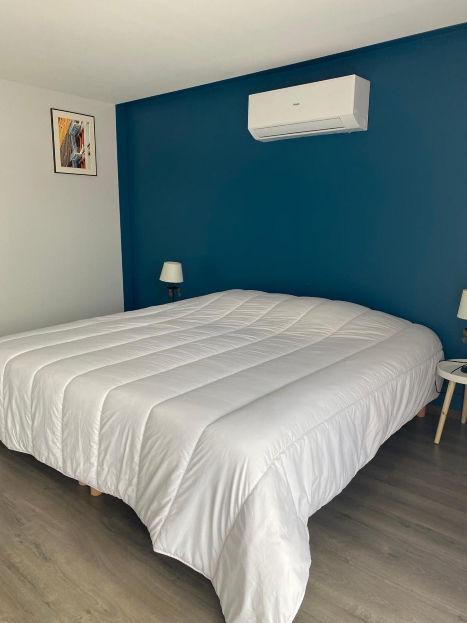 Maison 3 Chambres, 3 Sdb, Terrasse, Piscine, * Meyrie