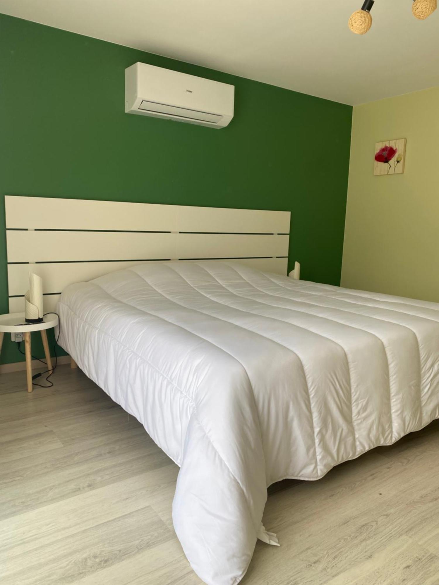 Maison 3 Chambres, 3 Sdb, Terrasse, Piscine, Holiday home Meyrie