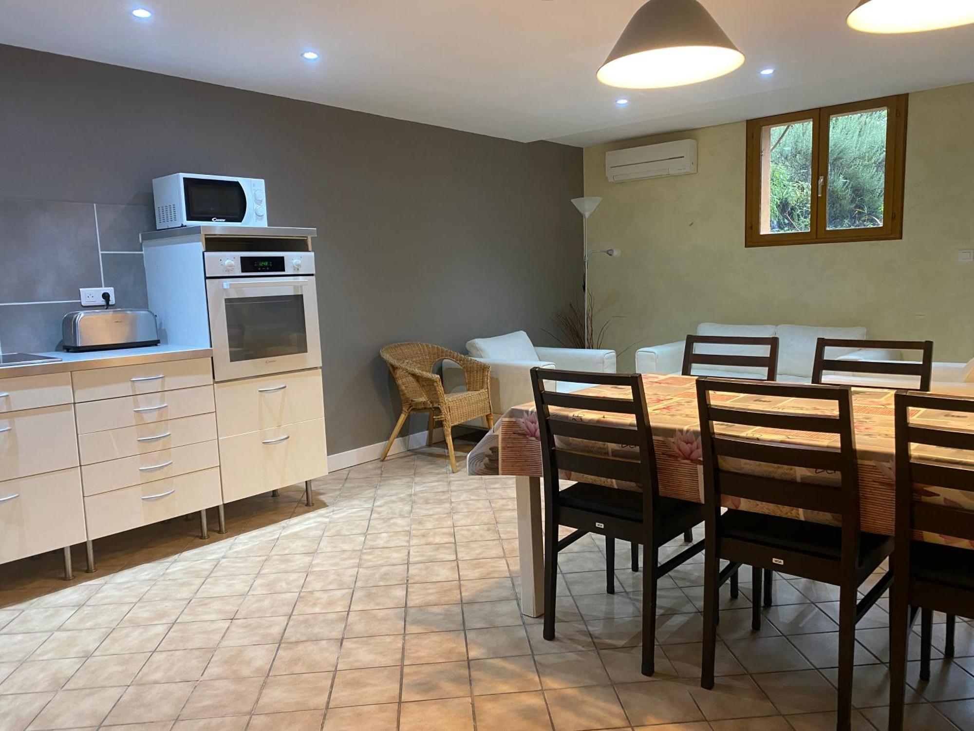 Maison 3 Chambres, 3 Sdb, Terrasse, Piscine, Meyrie